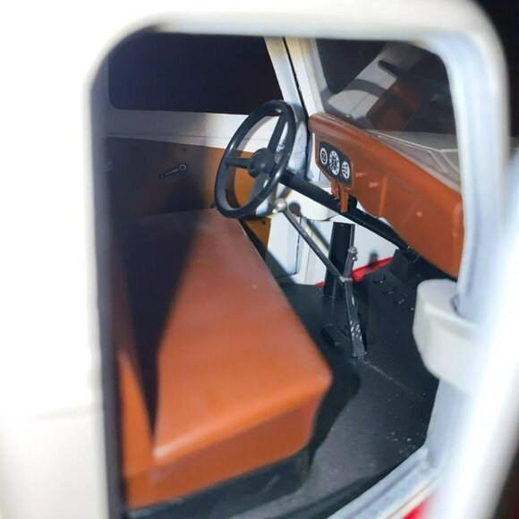 Solido Ford V8 Pick Up 1936 Budweiser Graphics Model Truck 1/19 Scale - Picture 7 of 10